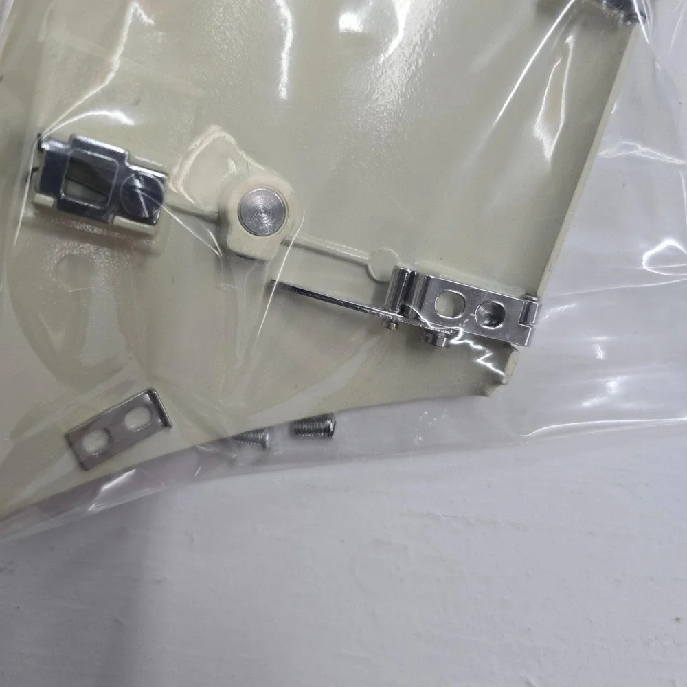 Kenmore 158.18130 Sewing Machine Top Cam Access Door Lid Flap Hinges Screws OEM